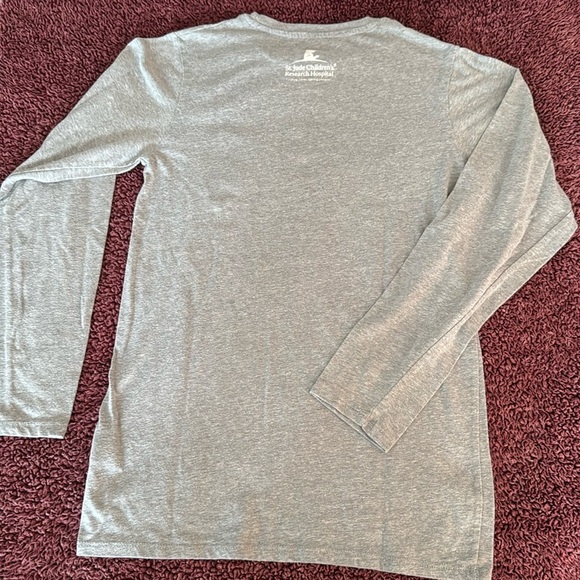 🎄ST JUDE’S CHILDREN’S HOSPITAL women’s Christmas shirt, Small - Picture 6 of 8